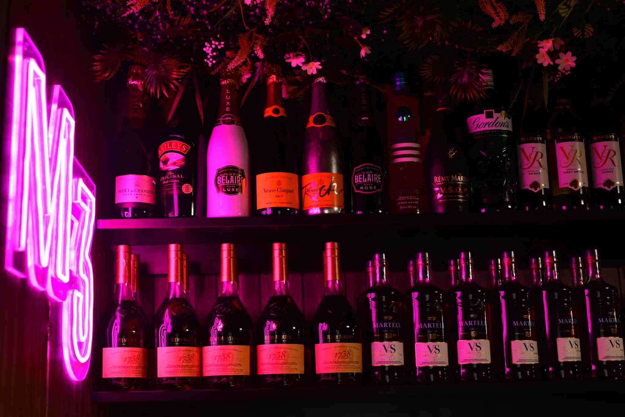 M3 Lounge - restaurant and lounge